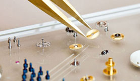 大连百达翡丽指定维修门店打开表壳